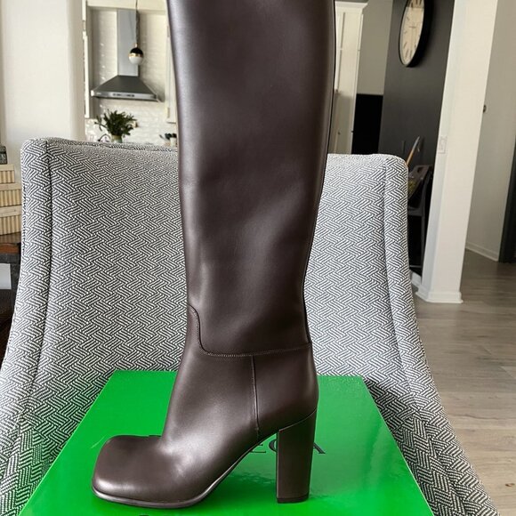 BOTTEGA VENETA 677272 Women's Tall Brown Leather heeled Boots Shoes, $1750 New - Picture 14 of 15